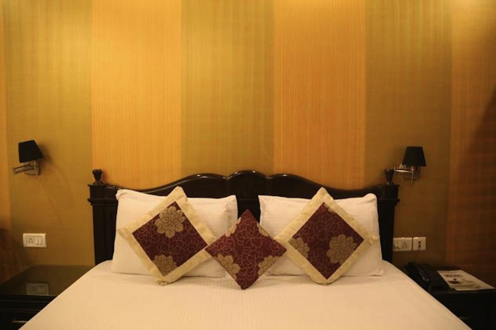 Hotel Universe Inn New Delhi Buitenkant foto